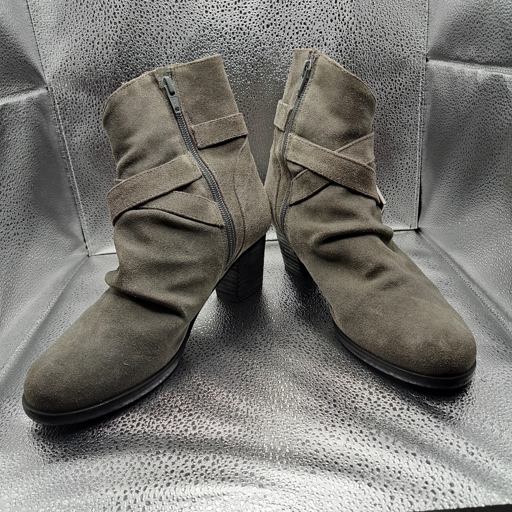 MATISSE Gray Leather Ankle Boots Women's Size 8.5